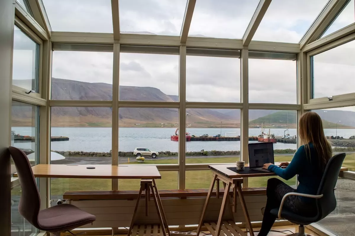 6 tips for successful teleworking on a road trip